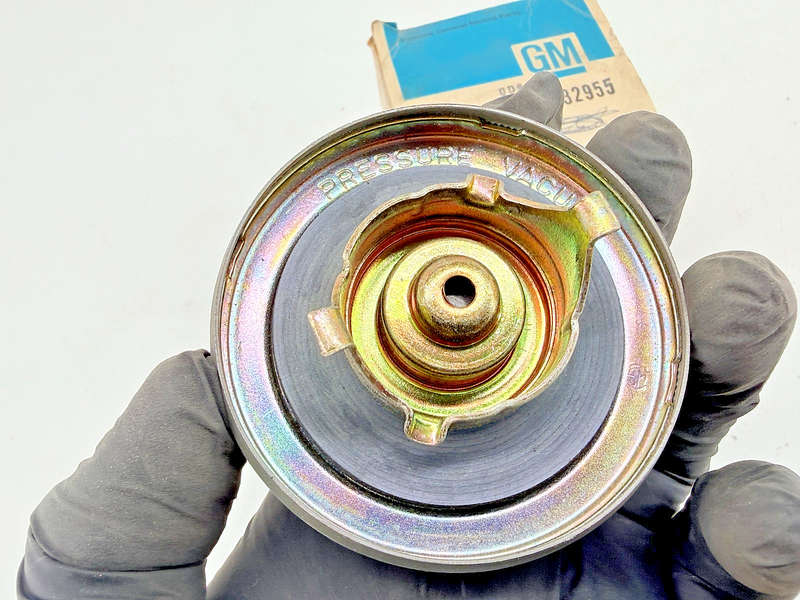 NOS 1972 - 1978 Chevrolet GMC Truck GM Matte-Gray Primer Gas Cap 332955 C75-23