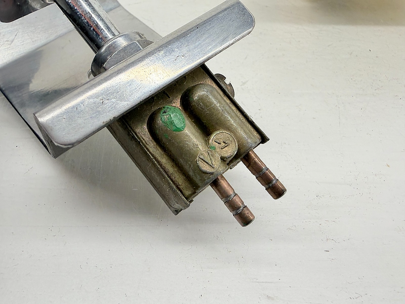 NOS 1965 - 1967 MERCURY COMET LUGGAGE COMPARTMENT DOOR LATCH VACUUM KIT C61-14