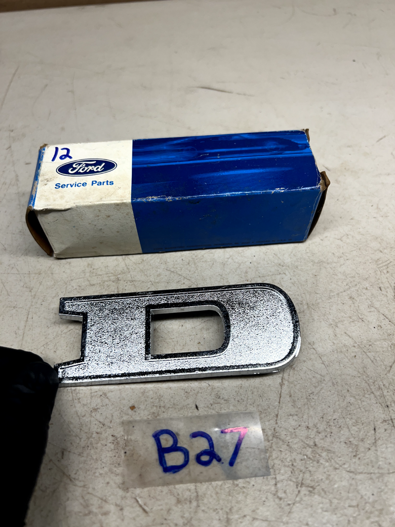 NOS 1971 -1974 FORD ECONOLINE CLUB WAGON RADIATOR GRILLE LETTER "D" NEW B26-12