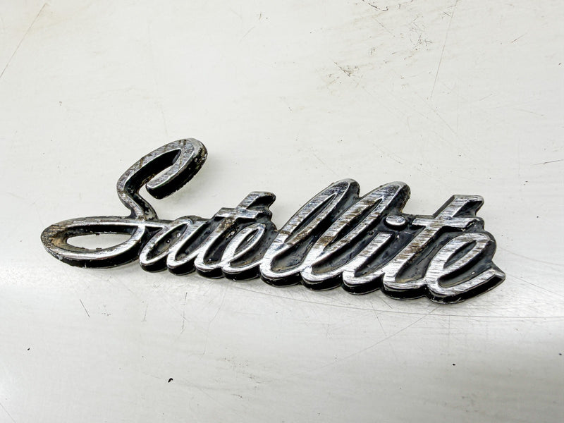 OEM 1971 - 1974 PLYMOUTH SATELLITE FENDER EMBLEM MOPAR 3505020 E10-117