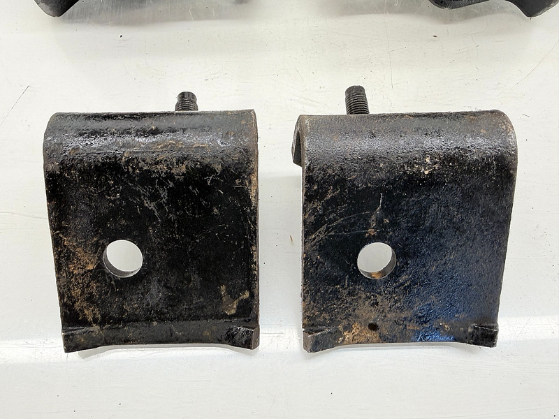OEM 1964 - 1966 Mustang GT 1963 - 1965 Falcon 260 289 MOTOR MOUNT FRAME BRACKETS