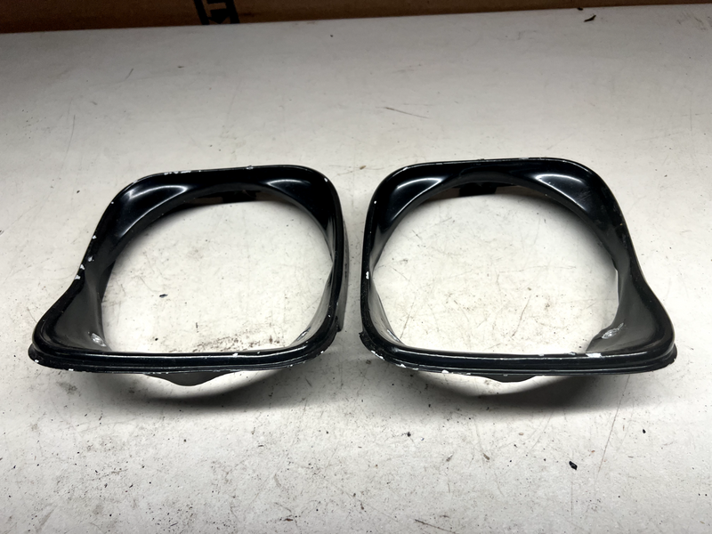 OEM 1969 Chevrolet Chevy Chevelle & El Camino PAIR Headlight Bezel Buckets B18-1
