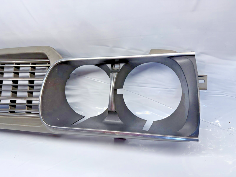OEM 1974 - 1976 Datsun 610 Grill 74 75 76 1974 1975 1976 U5B-9