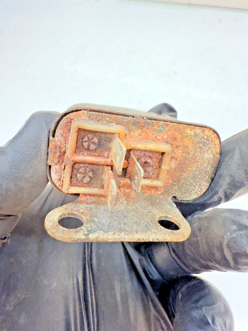 OEM 1957 - 1966 CADILLAC CHEVY CORVETTE IMPALA BELAIR HORN RELAY 1116920 E6-61