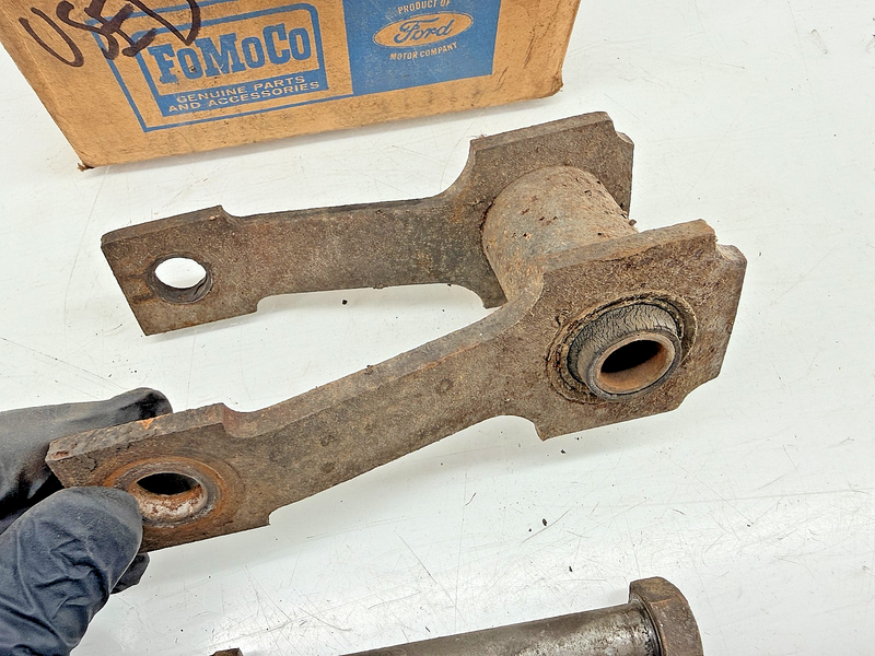 OEM 1957 - 1960 Ford F-100 Rear Spring Shackle Kit B7TZ-5630-A C70-26