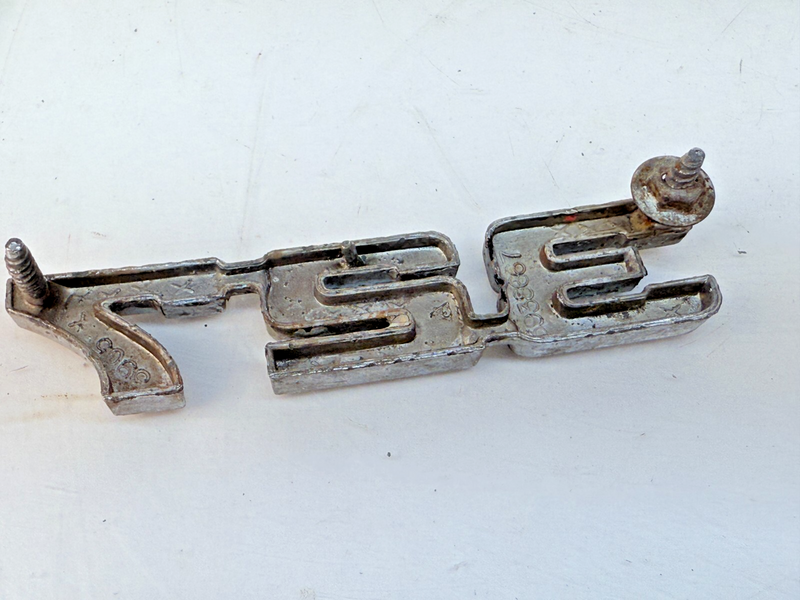 OEM GM 1969 Original Chevrolet Camaro 327 Emblem 3938667 B32-357