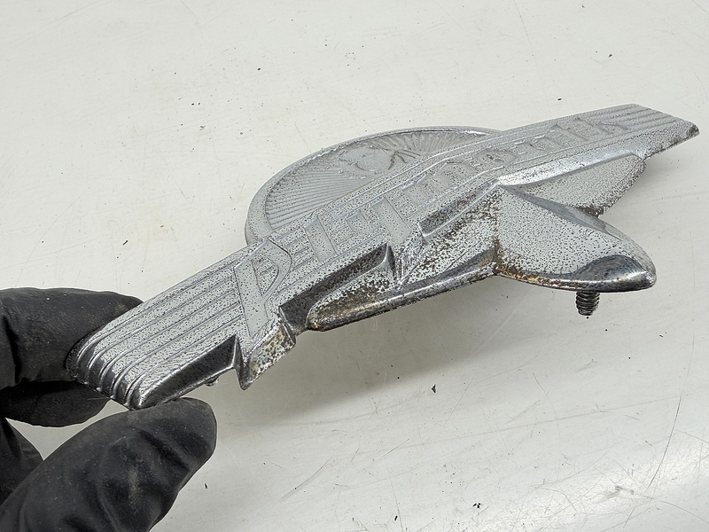 Original 1941 PLYMOUTH CAR TRUNK EMBLEM W/ BOAT PATINA MOPAR COUPE SEDAN C69-42
