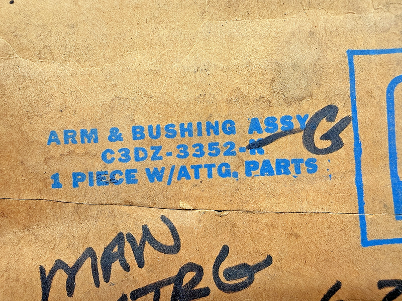 NOS 1963 1964 FORD FALCON COMET V8 POWER STEERING IDLER ARM C3DZ-3352-G C18-63