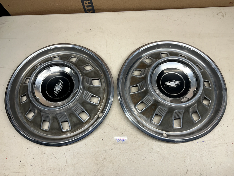 1967 Chevrolet Pair 14" HUBCAP Wheel Cover Biscayne IMPALA CAPRICE 67 B40-6