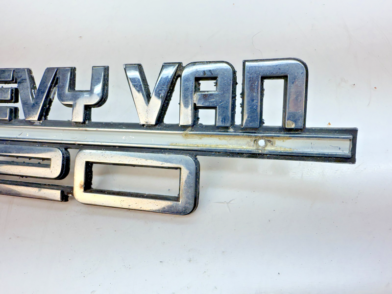 OEM  1985 - 1995 CHEVROLET VAN 20 FENDER EMBLEMS GM 14052242 B84-36