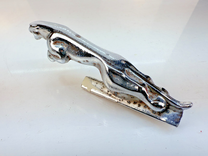 OEM 1980 JAGUAR XJ6 CAT LEAPING HOOD EMBLEM LOGO BADGE SYMBOL 7242653 B32-230