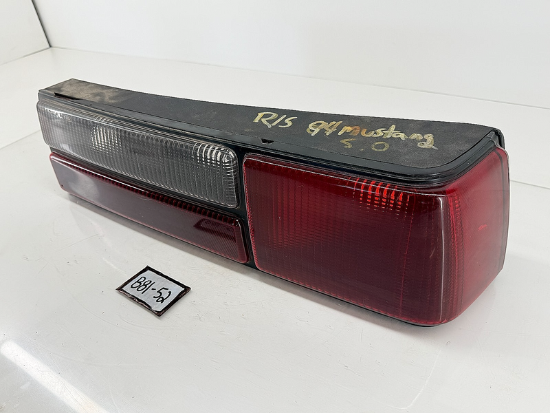 OEM Ford Mustang 1987 - 1993 Fox Body Right Tail Light Lamp E3ZB-13440-AC B81-52