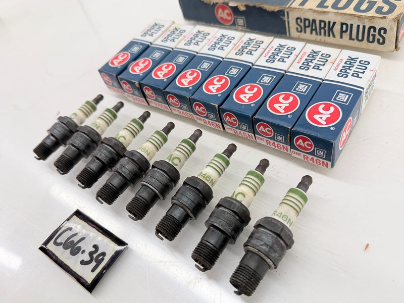 (8) 1960 - 1980 Green Ring AC "ACNITER" R46N Spark Plug GM # 5612826 C66-39