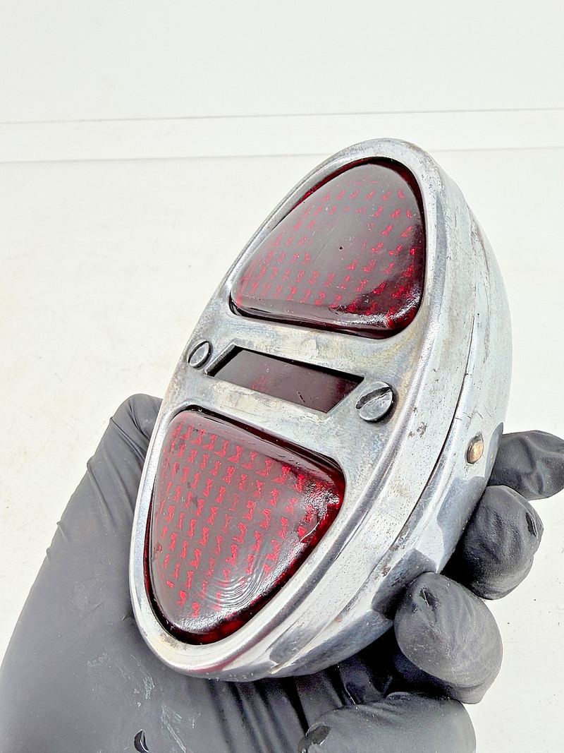 Original 1931 - 1937  Chevrolet Chevy Truck Taillight CHEVLITE GLIDE C37-54