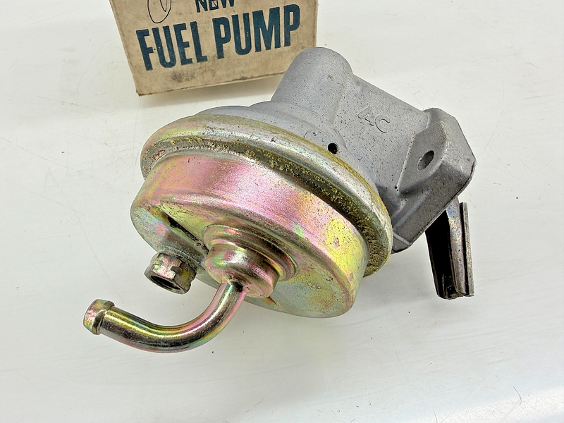 NOS 1965 - 1975 CHEVROLET PONTIAC OLDSMOBILE AC FUEL PUMP 40446 6CYL F-137