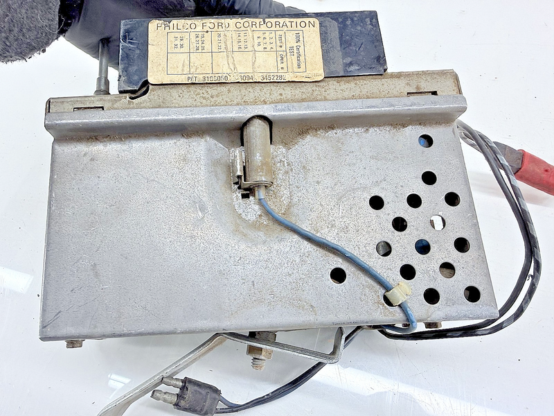 OEM FORD D4AA-18806-AA 1974 GALAXIE LTD THUNDERBIRD PHILCO AM RADIO C77-19