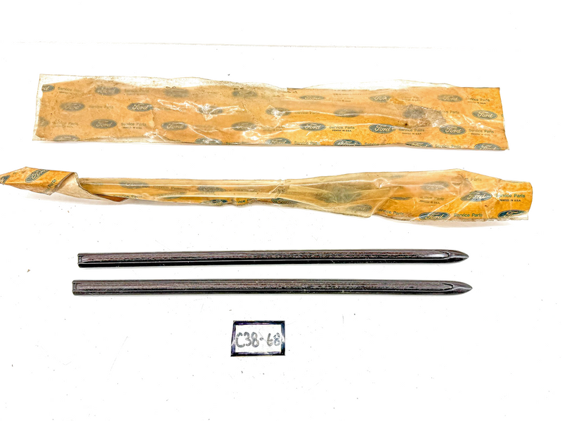 NOS 1973 FORD TORINO FRONT FENDER MOLDING TRIM PAIR D3OZ-16003-B C38-68