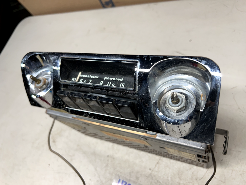 1959-1960 CHEVROLET IMPALA BEL AIR BISCAYNE MOTOROLA AM RADIO Bezel 59 60 B21