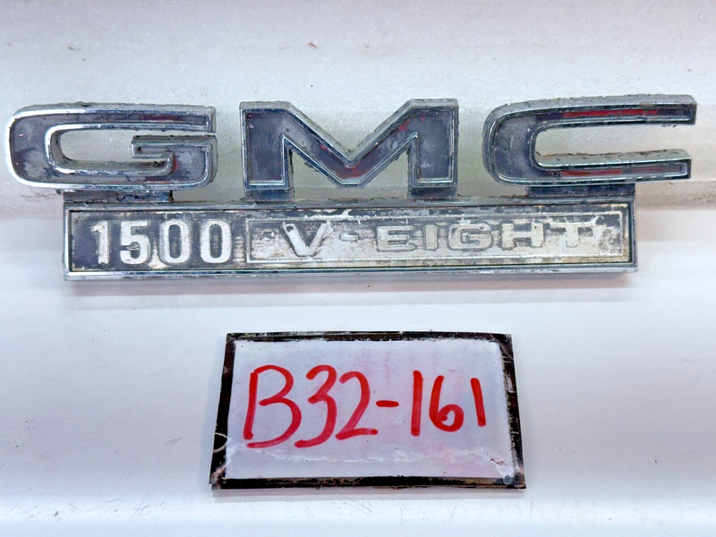 OEM 1969 - 1972 GMC Truck Factory V8 Fender Emblem 69 70 71 72 B32-161