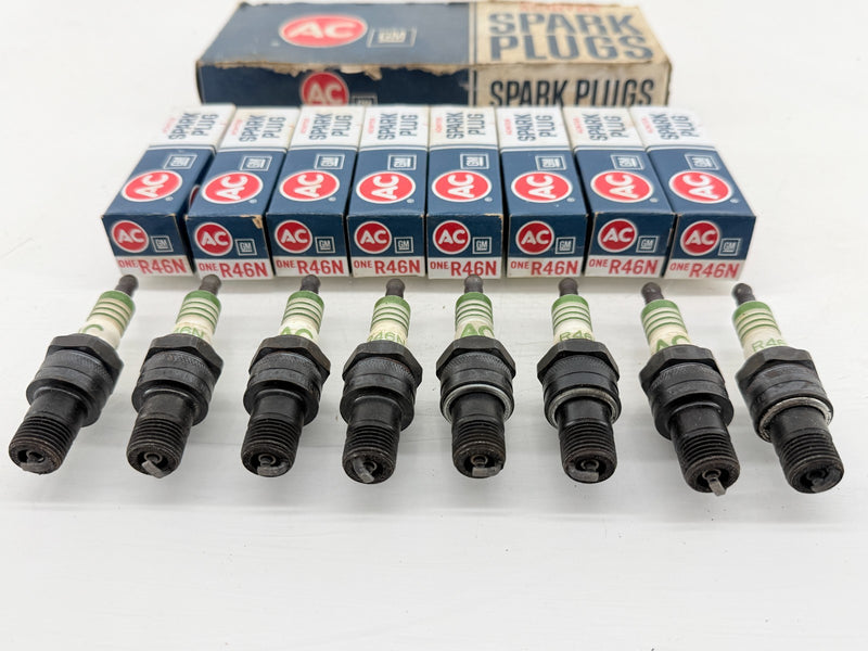 (8) 1960 - 1980 Green Ring AC "ACNITER" R46N Spark Plug GM # 5612826 C66-39