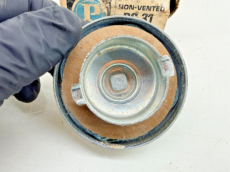 NOS 1953 - 1970 Ford Edsel Lincoln Massey Gas Fuel Petrol Cap PG-31 C77-65