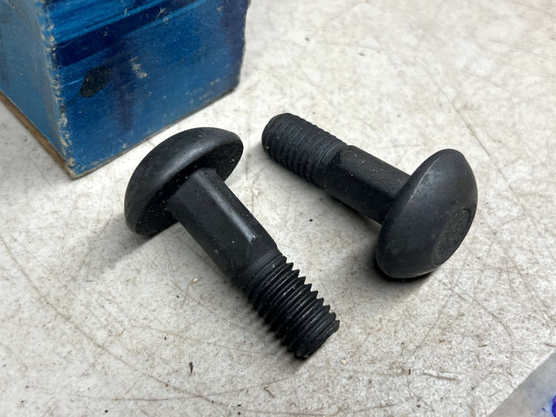 NOS Ford -  Bolt / SCREW 386294-S100 B28-61