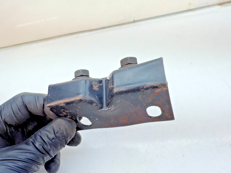 OEM C3 CORVETTE 1977 1978 1979 - 1982 EMERGENCY HANDBRAKE CABLE BRACKET B83-57