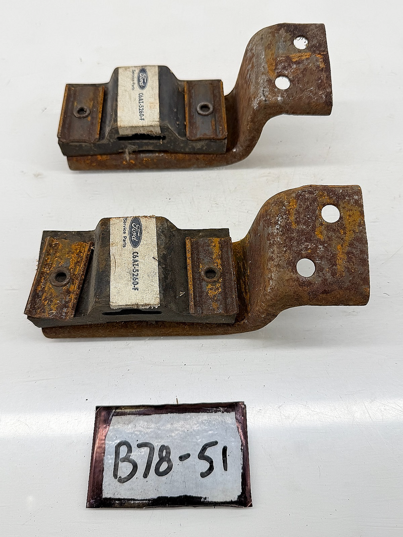 (1) NOS 1966 - 1968 Ford Country Sedan Ranch Wagon Muffler Bracket C6AZ5260F B78