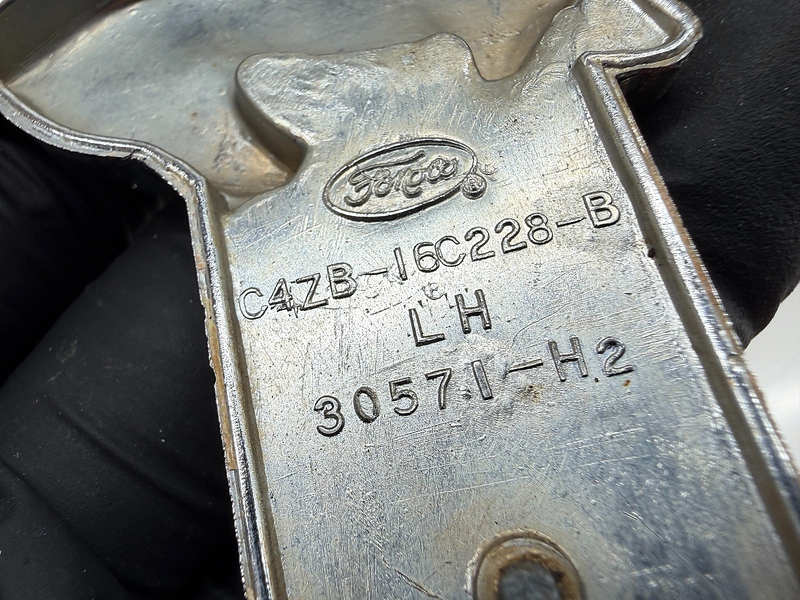 OEM 1965 1966 1967 1968 Ford Mustang LH Fender Emblem C4ZB-16C228-B E7-111