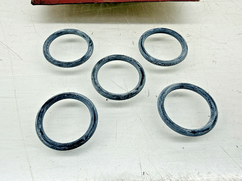 NOS 1951 - 1958 FORD MERCURY TRANS OIL SEAL LOT OF 5 1P-77868-A C76-149
