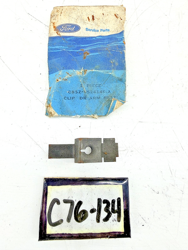 NOS 1969 - 1973 FORD MUSTANG COUGAR ARM REST CLIP C8SZ-6524146-A C76-134