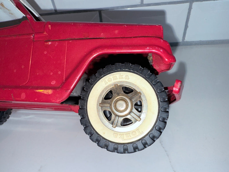 VINTAGE ORIGINAL TONKA 1970 No. 2245 Red Jeepster Convertible Sedan - Jeep - HB1