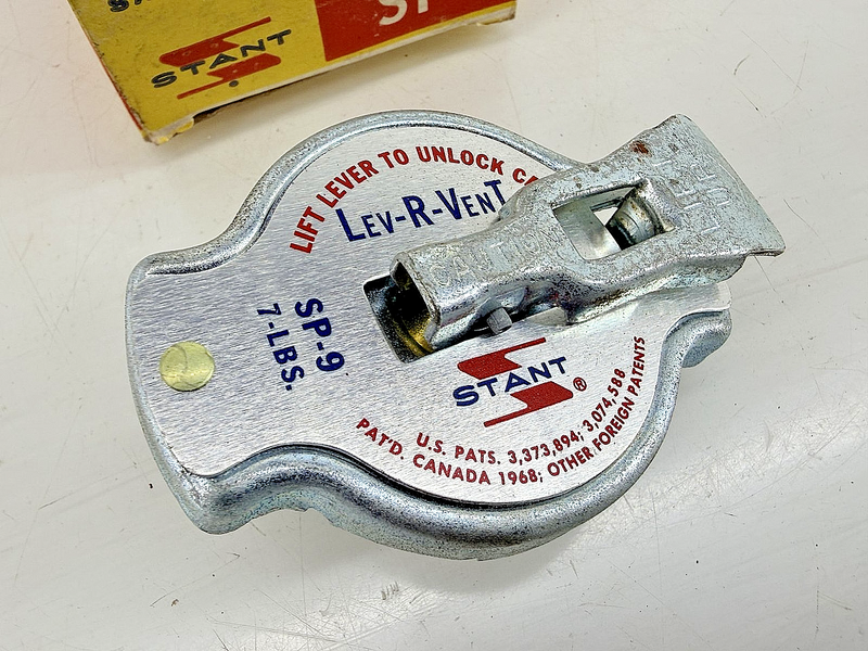 NOS STANT 1952 - 1962 CORVETTE SAFETY PRESSURE RADIATOR CAP 7 LBS SP-9 C77-66