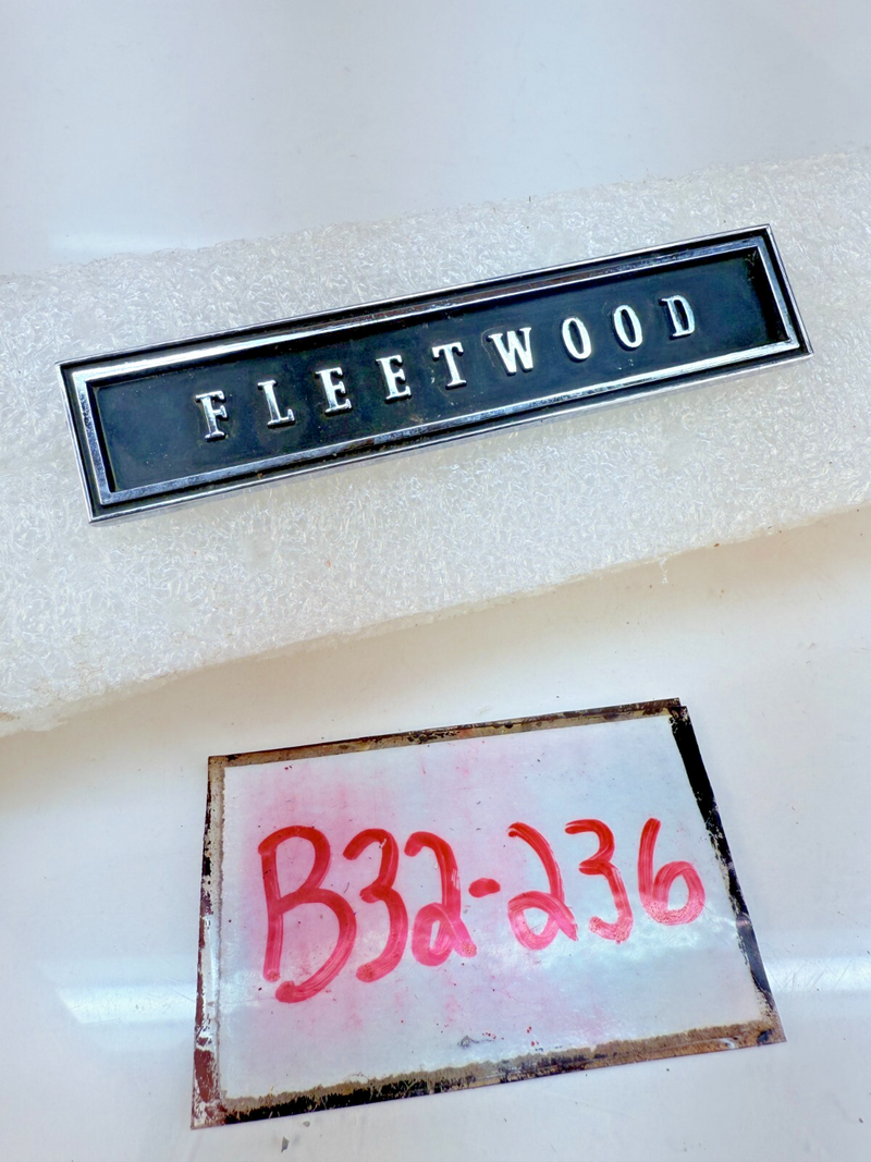 OEM 1966 Fleetwood Brougham Dash Emblem Badge 1485641 Cadillac B32-236
