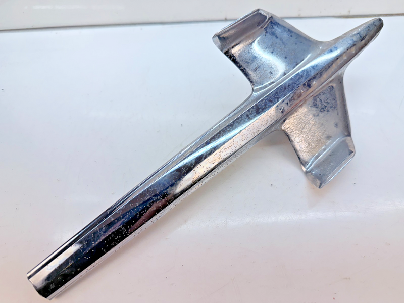 Vintage Original 1954 Chevrolet Chevy Belair Chrome Hood Ornament 3705035 B4-11