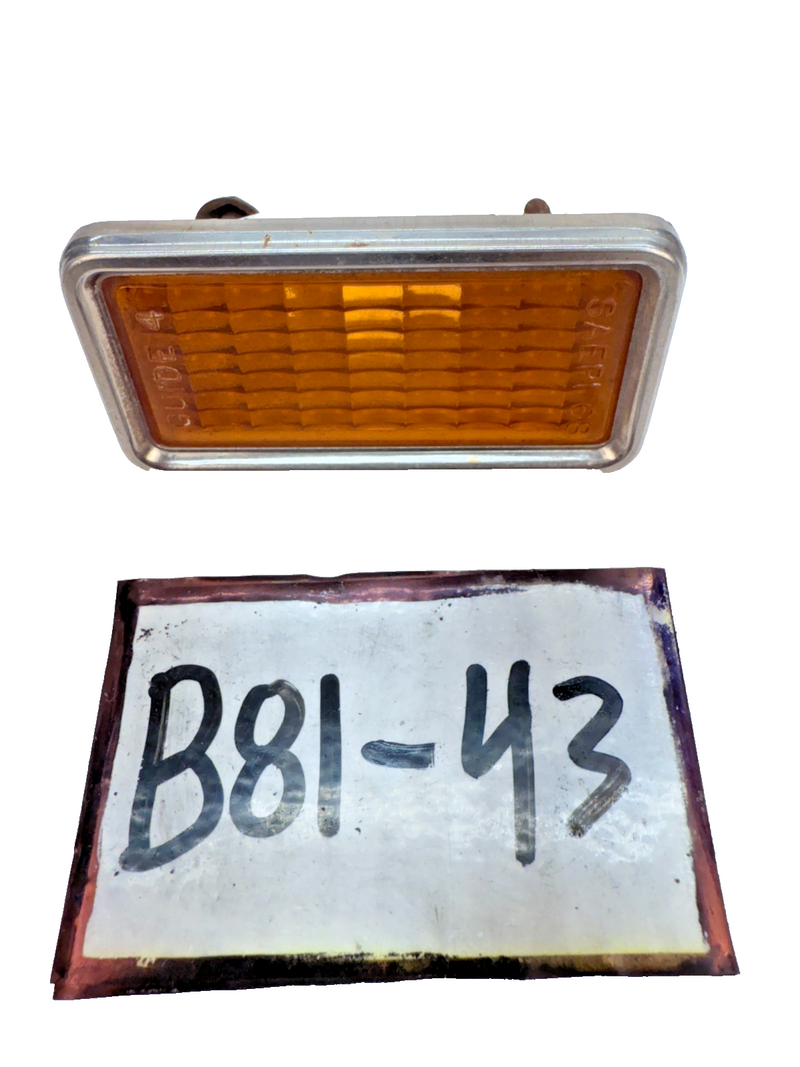OEM GM 1968 1969 C3 Corvette Front Side Marker Light Lamp Retainer B81-43