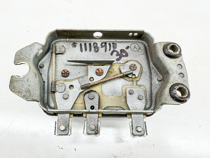 Vintage GM DELCO REMY 12 VOLT VOLTAGE REGULATOR 1118910 C47-86