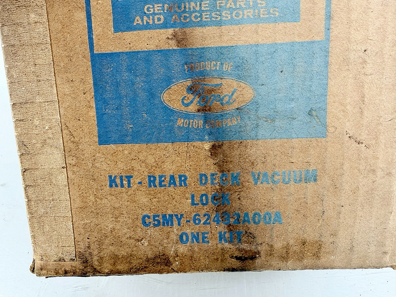 NOS 1965 - 1967 MERCURY COMET LUGGAGE COMPARTMENT DOOR LATCH VACUUM KIT C61-14