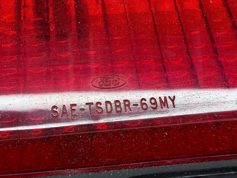 NOS 1969 Mercury Full Size RH Tail Light Lens SAE-TSDBR-69MY P165 FORD B72-21