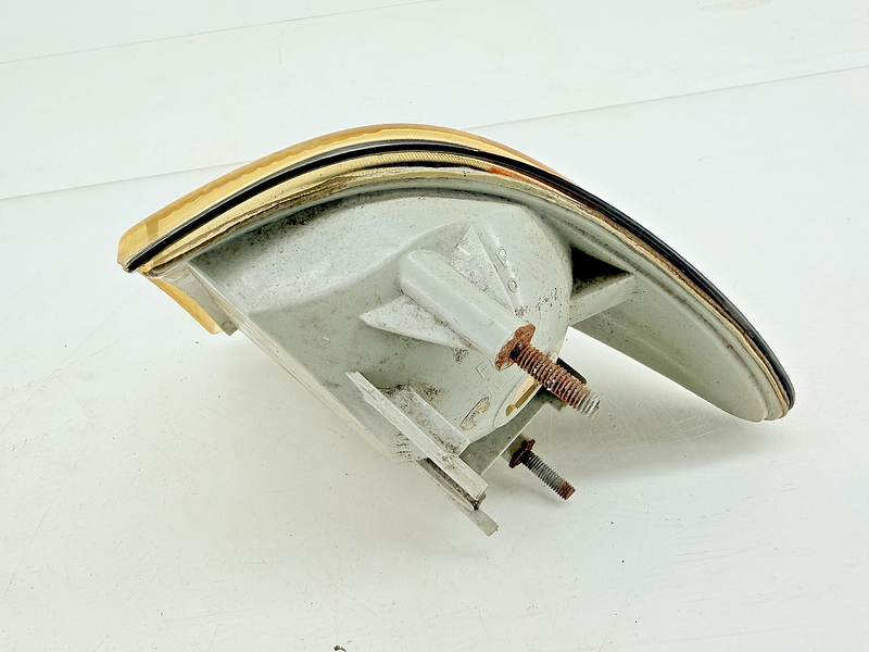 OEM 1987 - 1993 Mustang Foxbody RH Front Side Marker Light E7ZB-15A428-AC B25-43