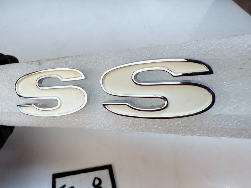 USED REMAN 1960's Chevrolet Camaro SS Emblems GM 8798868 E8-8