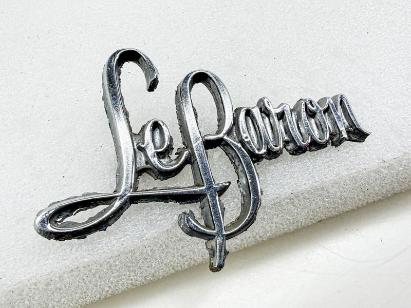 OEM 1969 1970 1971 CHRYSLER IMPERIAL LeBARON SAIL PANEL EMBLEM 3810012 E10-116