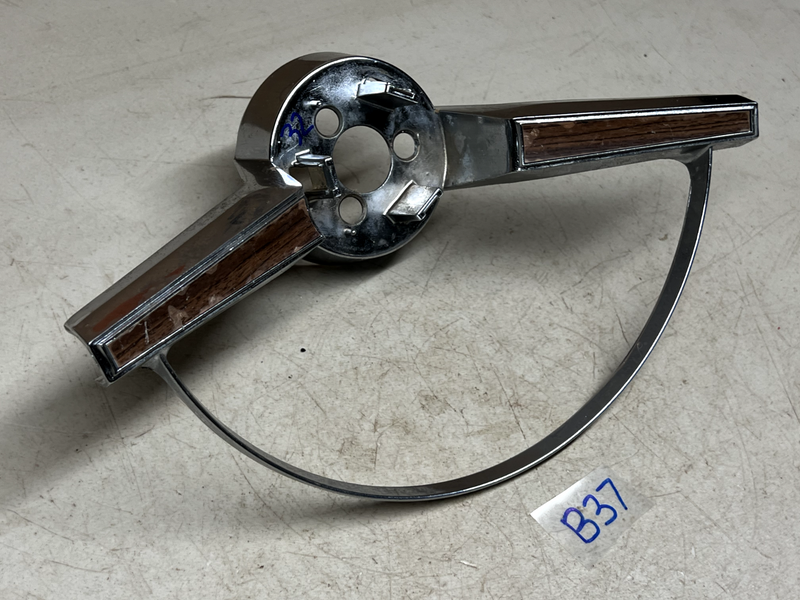 OEM 1965 1966 Chevy Impala Caprice Steering Wheel Horn Ring 3882985 65 66 B37-32
