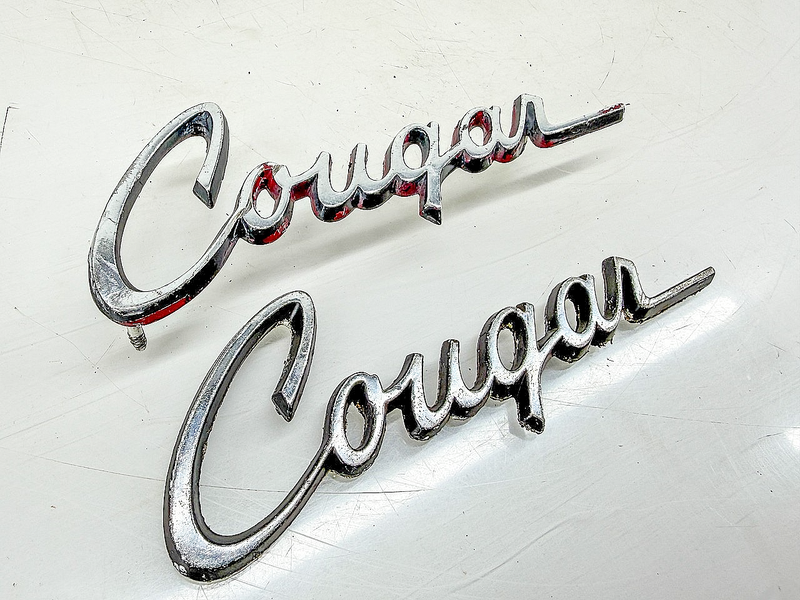 OEM 1969 1970 MERCURY COUGAR SCRIPT EMBLEM PAIR E10-41