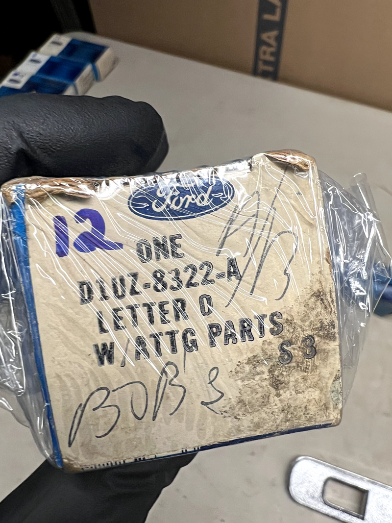 NOS 1971 -1974 FORD ECONOLINE CLUB WAGON RADIATOR GRILLE LETTER "D" NEW B26-12