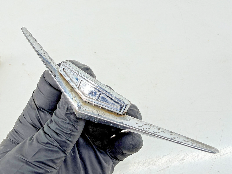 OEM 1962 1963 1964 Chevrolet IMPALA Chrome V Fender Emblem 3791999 E9-65