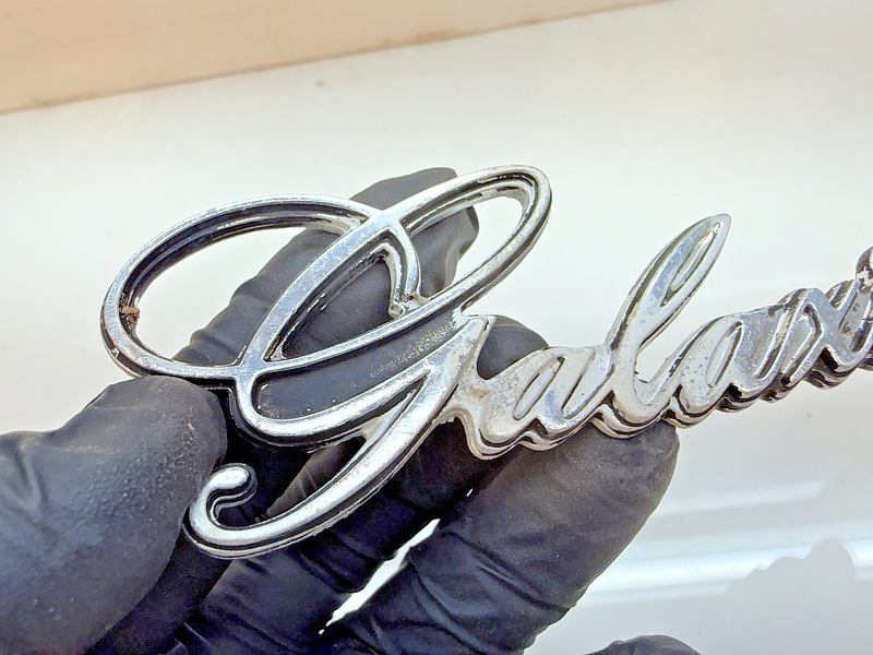 OEM 1972 -1974 Ford Galaxie 500 Emblem Badge Script D2AB-6550398-AA E8-60