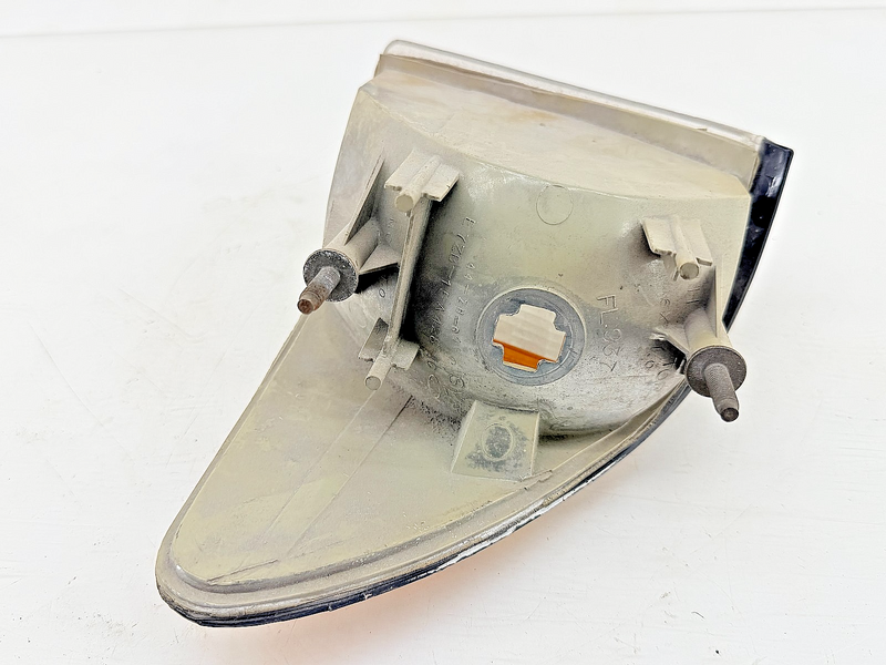 OEM 1987 - 1993 Mustang Foxbody RH Front Side Marker Light E7ZB-15A428-AC B25-42