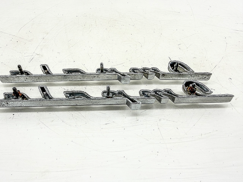 OEM 1960 Chevy Impala Pair Quarter Panel Script Name Plate Emblem 60 E10-28