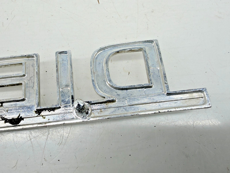 OEM 1975 - 1986 Mercedes Diesel Trunk Emblem Badge 123.817.00.15 E9-48